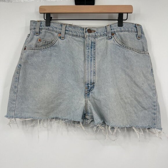 Levi's 550 Relaxed Fit Light Wash Distressed Raw Edge Denim Jean Cutoff Shorts - Picture 1 of 14